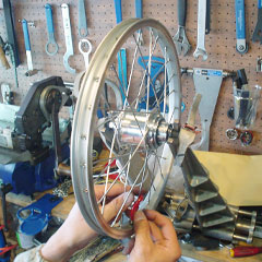 BROMPTON Wheel Truing