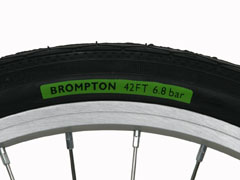 �uBROMPTON&nbsp;High&nbsp;Pressure&nbsp;KEVLAR&nbsp;belt&nbsp;tyre&nbsp;-&nbsp;Green&nbsp;label�v�̊g��ʐ^������