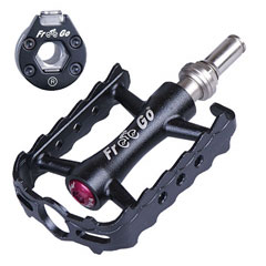 uFreeGo Quick Release Pedal 345Ev̊gʐ^